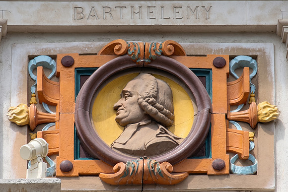 Medallion of Jean-Jacques Barthélemy sculpted by Victorien Bastet outside the Toulon Art Museum (AI enhanced)
