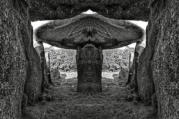 Alien Dolmen