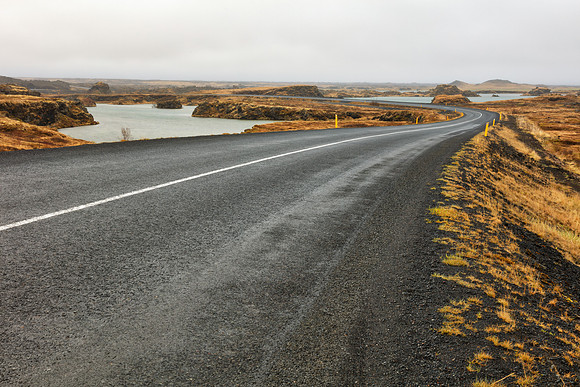 Winding Iceland Road - Höfði