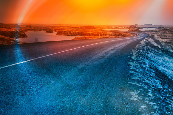 Rainbow Arch Road - Höfði