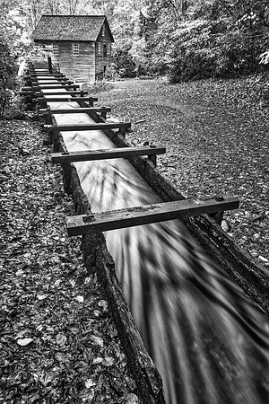 Mingus Mill - Black & White
