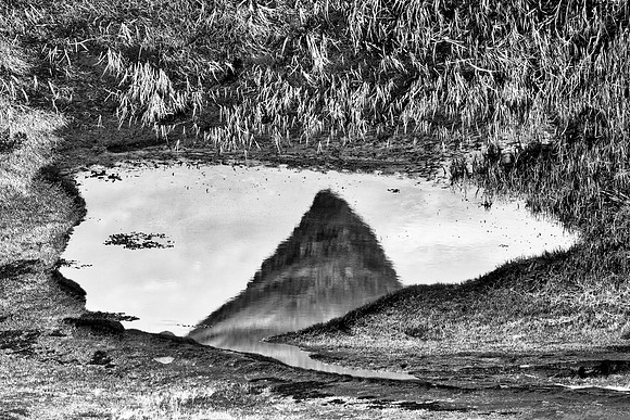 Abstract Kirkjufell Reflection - Black & White