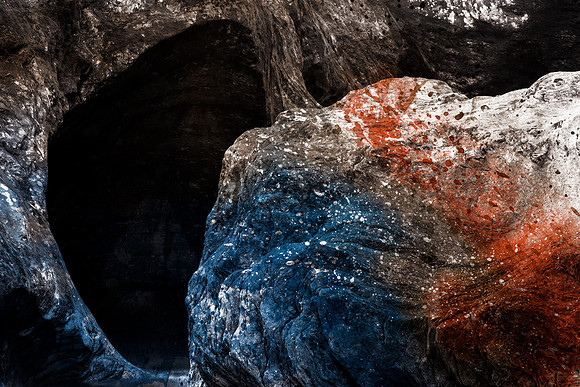 Acrylic Gobble Rock Cave