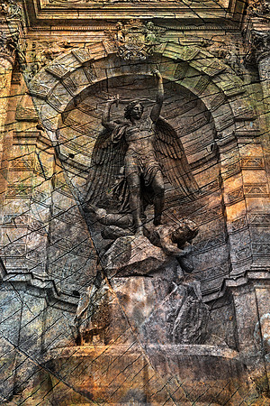 Saint Michel Grunge Fountain