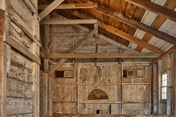 Rustic Barn Emoticon