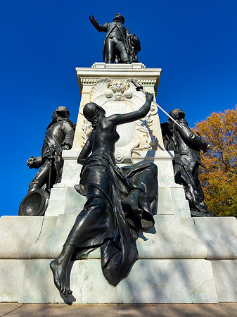 Lafayette Statue
