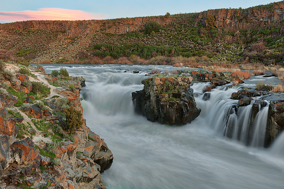 Cauldron Twilight Linn