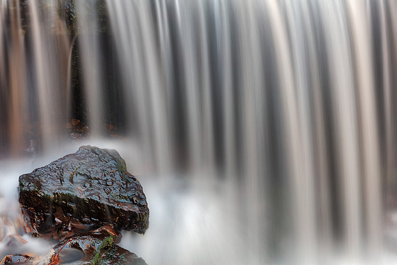 Stone Chip Cascades
