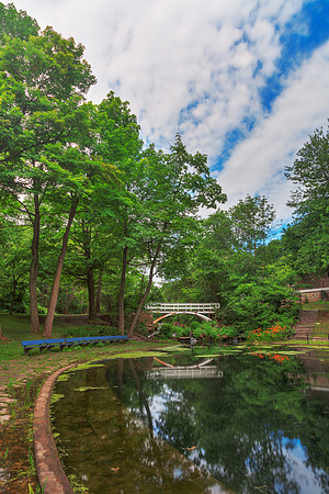 Jean-Drapeau Arch Pond