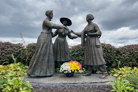 Anthony-Stanton-Bloomer Statue